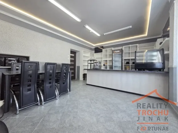 Prodej rodinného domu, Meziměstí - Starostín, 390 m2