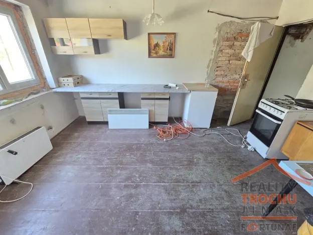 Prodej rodinného domu, Meziměstí - Starostín, 390 m2