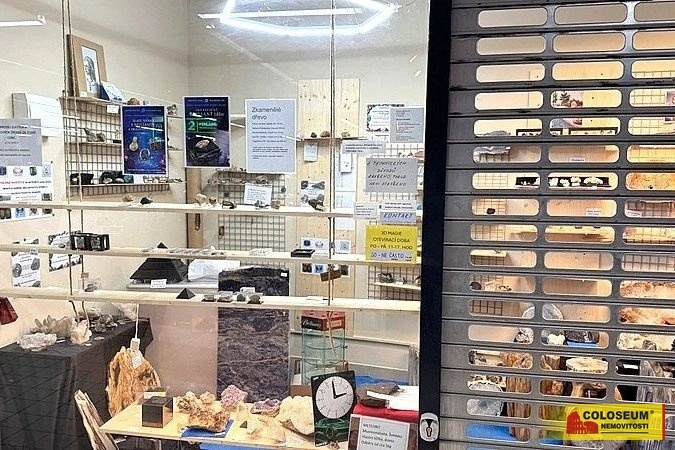 Pronájem obchodního prostoru, Brno - Brno-město, 12 m2