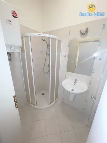 Pronájem bytu 1+kk, Praha - Nusle, Nuselská, 26 m2