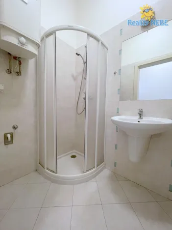 Pronájem bytu 1+kk, Praha - Nusle, Nuselská, 26 m2