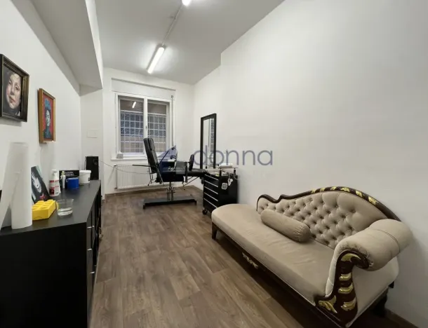 Pronájem kanceláře, Praha, Šrobárova, 139 m2