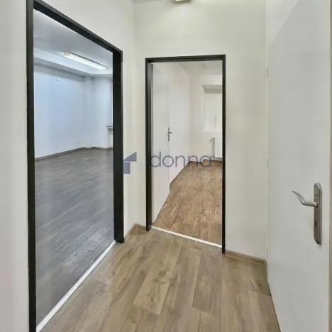 Pronájem kanceláře, Praha, Šrobárova, 139 m2