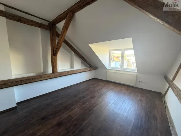 Pronájem bytu 2+kk, Chomutov, 28. října, 72 m2