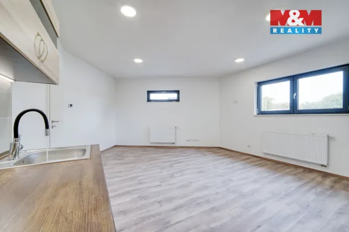 Pronájem bytu 1+kk, Nýřany, Benešova třída, 34 m2