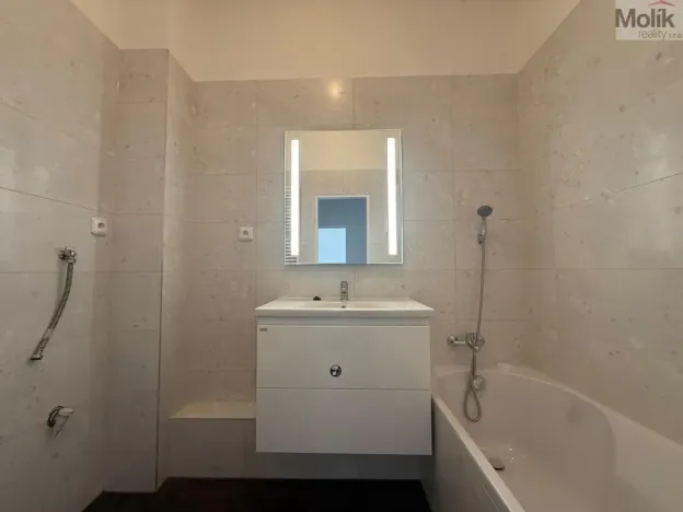 Pronájem bytu 2+1, Chomutov, 28. října, 65 m2