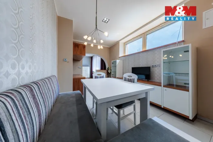 Prodej rodinného domu, Karlovy Vary - Dvory, Chebská, 228 m2