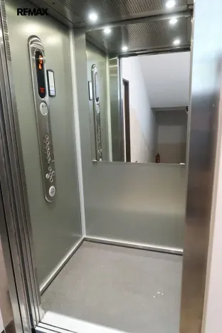 Pronájem bytu 2+1, Praha - Podolí, Podolská, 67 m2