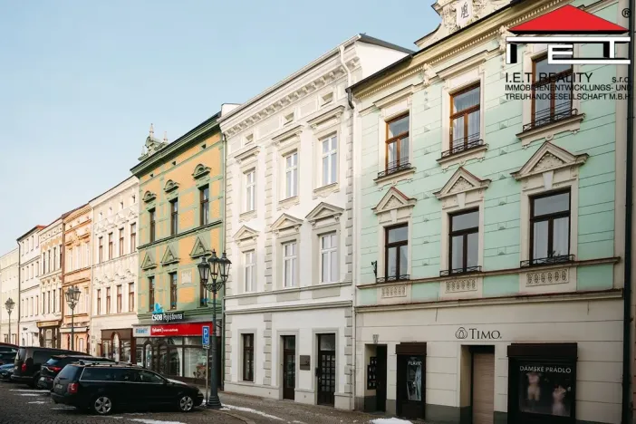 Prodej apartmánu, Frýdek-Místek, Zámecké nám., 405 m2