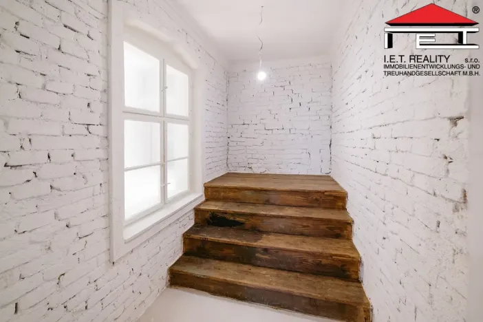 Prodej apartmánu, Frýdek-Místek, Zámecké nám., 405 m2
