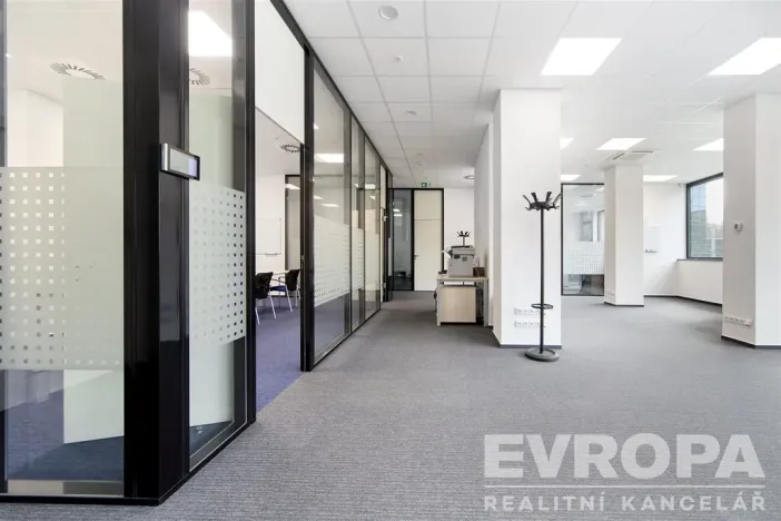 Pronájem kanceláře, Pardubice - Zelené Předměstí, třída Míru, 272 m2