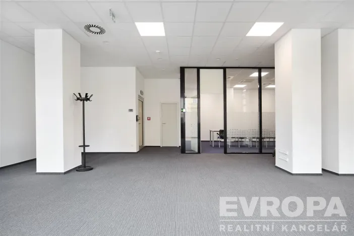 Pronájem kanceláře, Pardubice - Zelené Předměstí, třída Míru, 272 m2