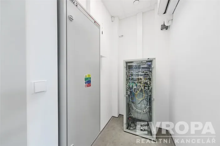 Pronájem kanceláře, Pardubice - Zelené Předměstí, třída Míru, 272 m2