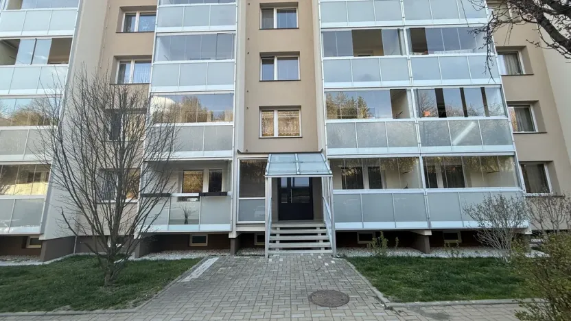 Pronájem bytu 1+1, Vsetín, Dolní Jasenka, 34 m2