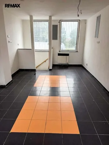 Prodej obchodního prostoru, Třebíč - Nové Dvory, Kpt. Jaroše, 45 m2