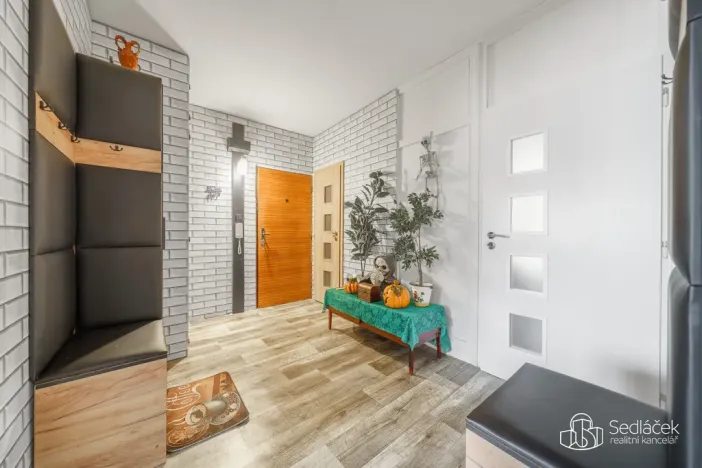 Prodej bytu 2+1, Kyselka - Radošov, 56 m2