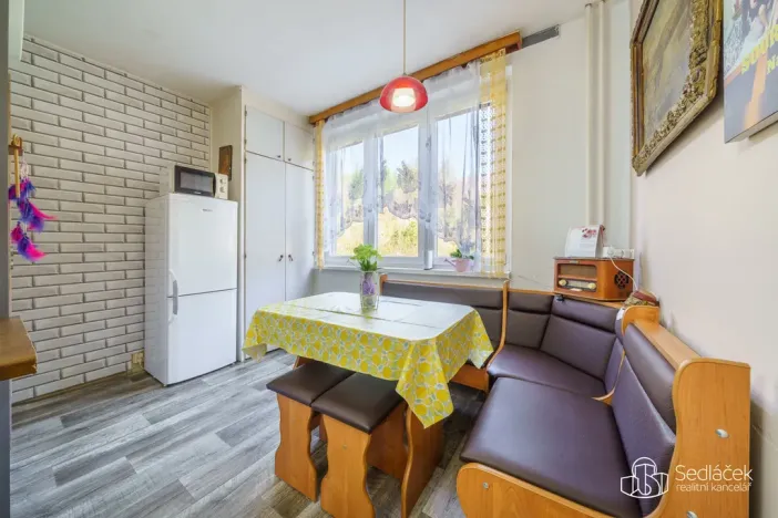 Prodej bytu 2+1, Kyselka - Radošov, 56 m2