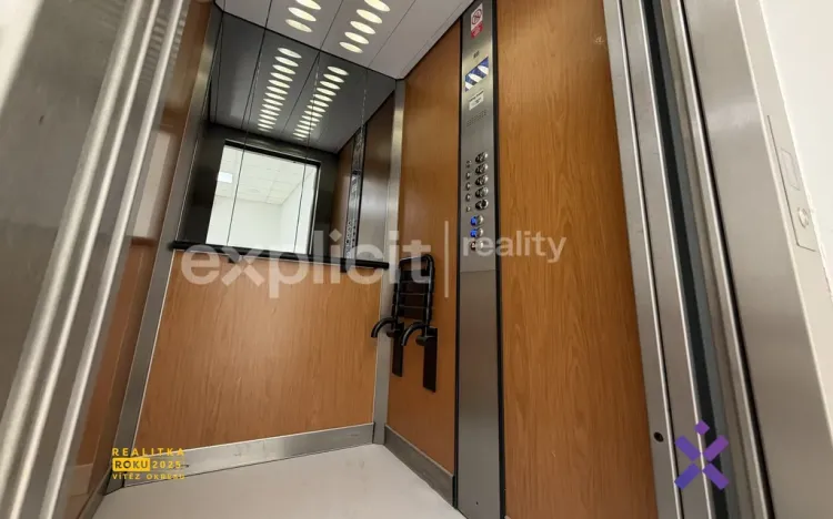 Pronájem kanceláře, Zlín, Rašínova, 108 m2