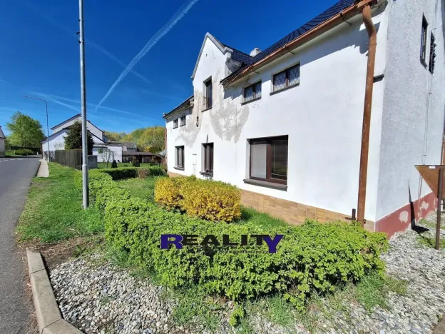 Prodej rodinného domu, Nepomyšl, 349 m2