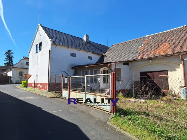 Prodej rodinného domu, Nepomyšl, 349 m2