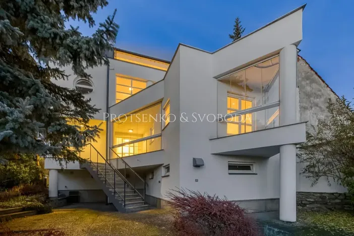 Prodej vily, Křižanov, Benešovo náměstí, 530 m2