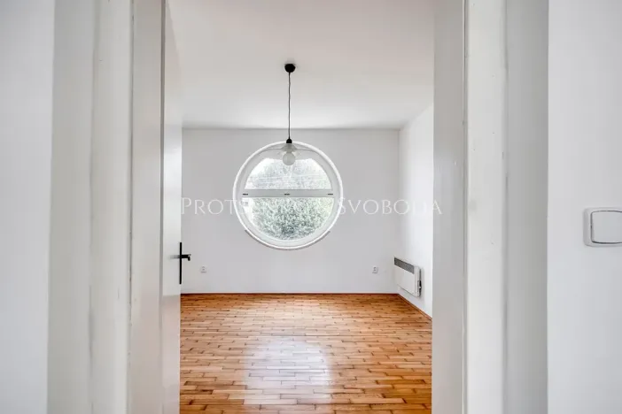 Prodej ordinace, Křižanov, Benešovo náměstí, 530 m2