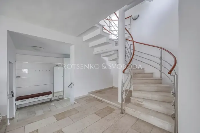 Prodej ordinace, Křižanov, Benešovo náměstí, 530 m2