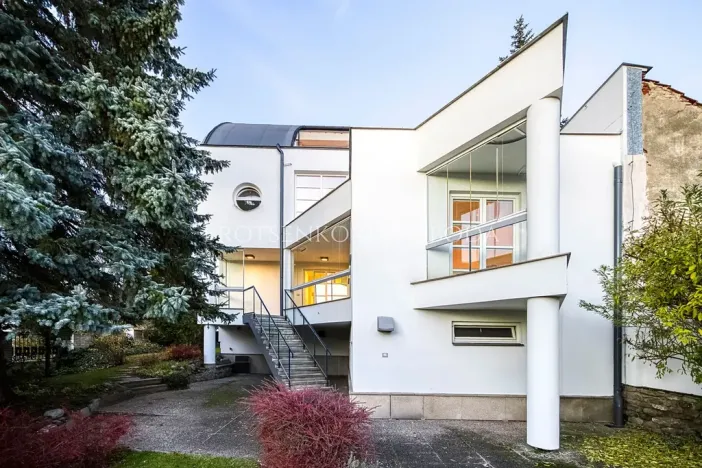 Prodej kanceláře, Křižanov, Benešovo náměstí, 530 m2