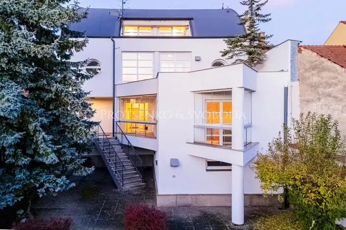 Prodej kanceláře, Křižanov, Benešovo náměstí, 530 m2