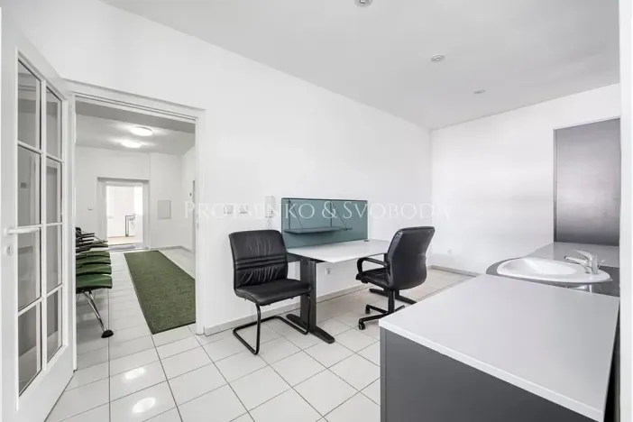 Prodej vícegeneračního domu, Křižanov, Benešovo náměstí, 530 m2