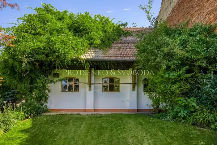 Prodej vícegeneračního domu, Křižanov, Benešovo náměstí, 530 m2