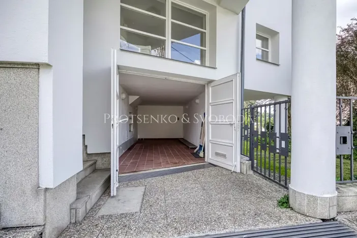 Prodej vícegeneračního domu, Křižanov, Benešovo náměstí, 530 m2