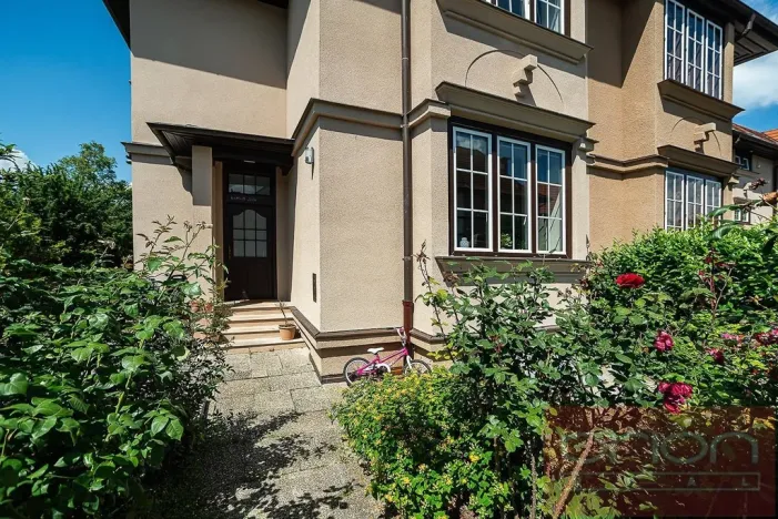Pronájem rodinného domu, Praha - Střešovice, Lomená, 220 m2