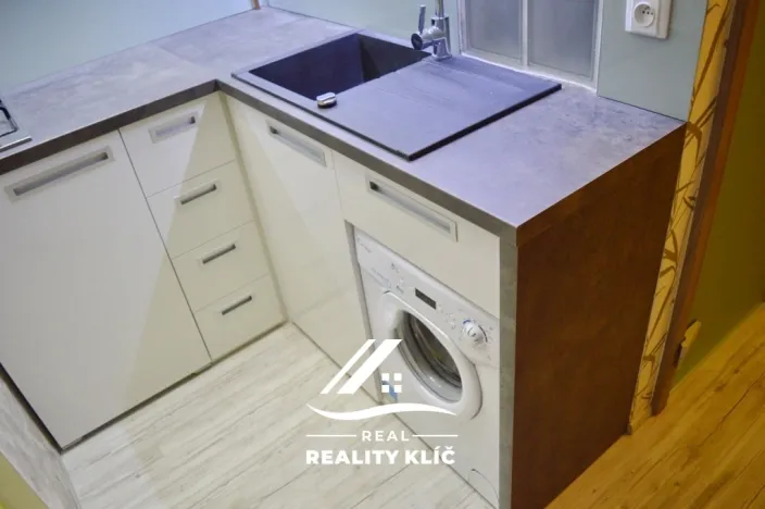 Pronájem bytu 1+kk, Ostrava, Španielova, 21 m2