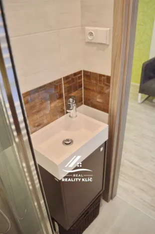 Pronájem bytu 1+kk, Ostrava, Španielova, 21 m2