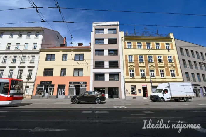 Pronájem bytu 1+kk, Brno, Křenová, 29 m2