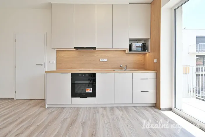 Pronájem bytu 1+kk, Brno - Trnitá, Křenová, 29 m2