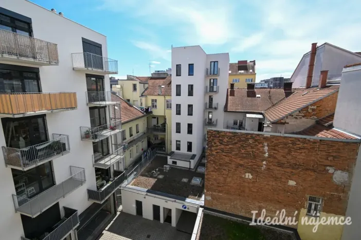 Pronájem bytu 1+kk, Brno - Trnitá, Křenová, 29 m2