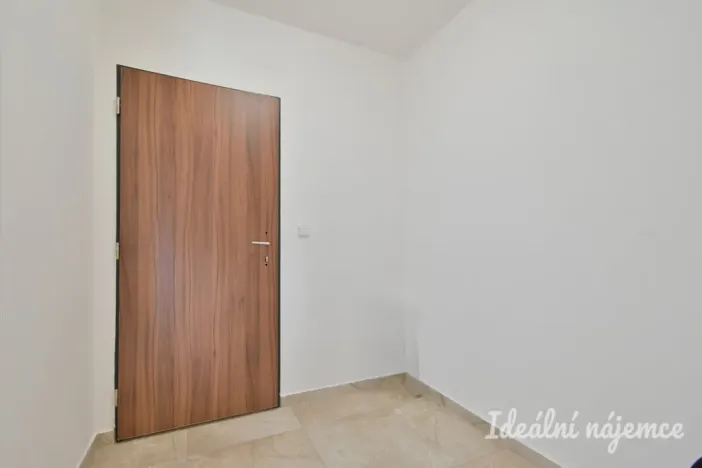 Pronájem bytu 1+kk, Brno - Trnitá, Křenová, 29 m2