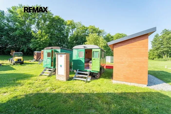 Prodej komerční nemovitosti, Chrášťany, 10917 m2