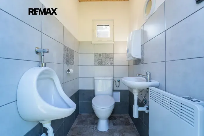 Prodej komerční nemovitosti, Chrášťany, 10917 m2