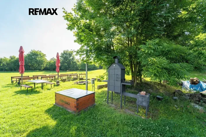 Prodej komerční nemovitosti, Chrášťany, 10917 m2