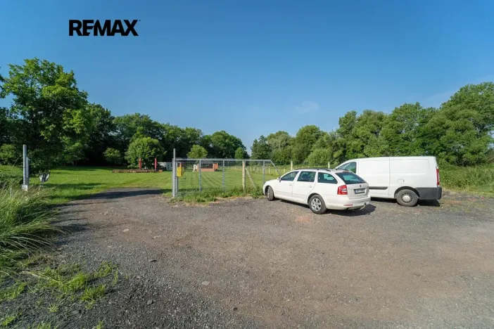 Prodej komerční nemovitosti, Chrášťany, 10917 m2