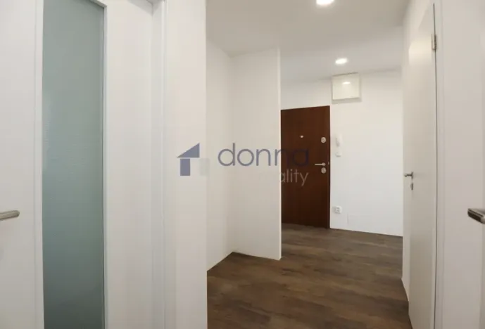 Pronájem bytu 3+kk, Praha, Třeboradická, 68 m2