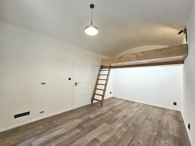 Pronájem bytu 1+1, Praha - Vinohrady, Mánesova, 35 m2