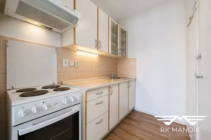 Pronájem bytu 1+kk, Praha - Troja, Lublinská, 42 m2