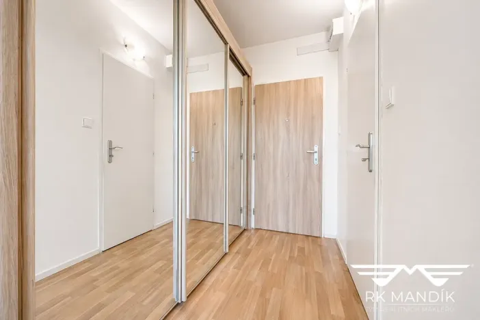 Pronájem bytu 1+kk, Praha - Troja, Lublinská, 42 m2