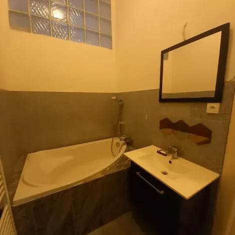 Pronájem bytu 2+1, Praha - Karlín, Hybešova, 74 m2