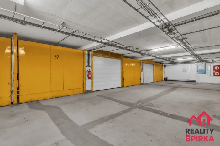 Prodej garáže, Praha - Řepy, Na chobotě, 18 m2