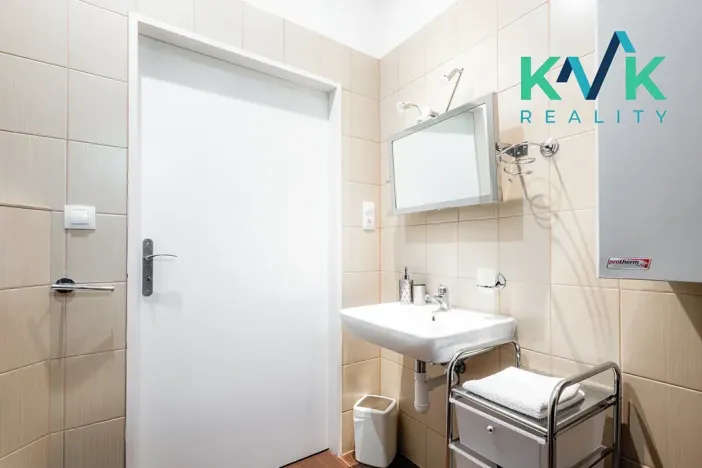 Prodej bytu 3+1, Karlovy Vary, Mariánskolázeňská, 69 m2